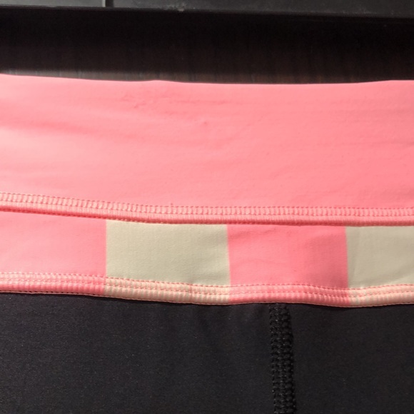 Lululemon Up The Pace Crop - Picture 2 of 8